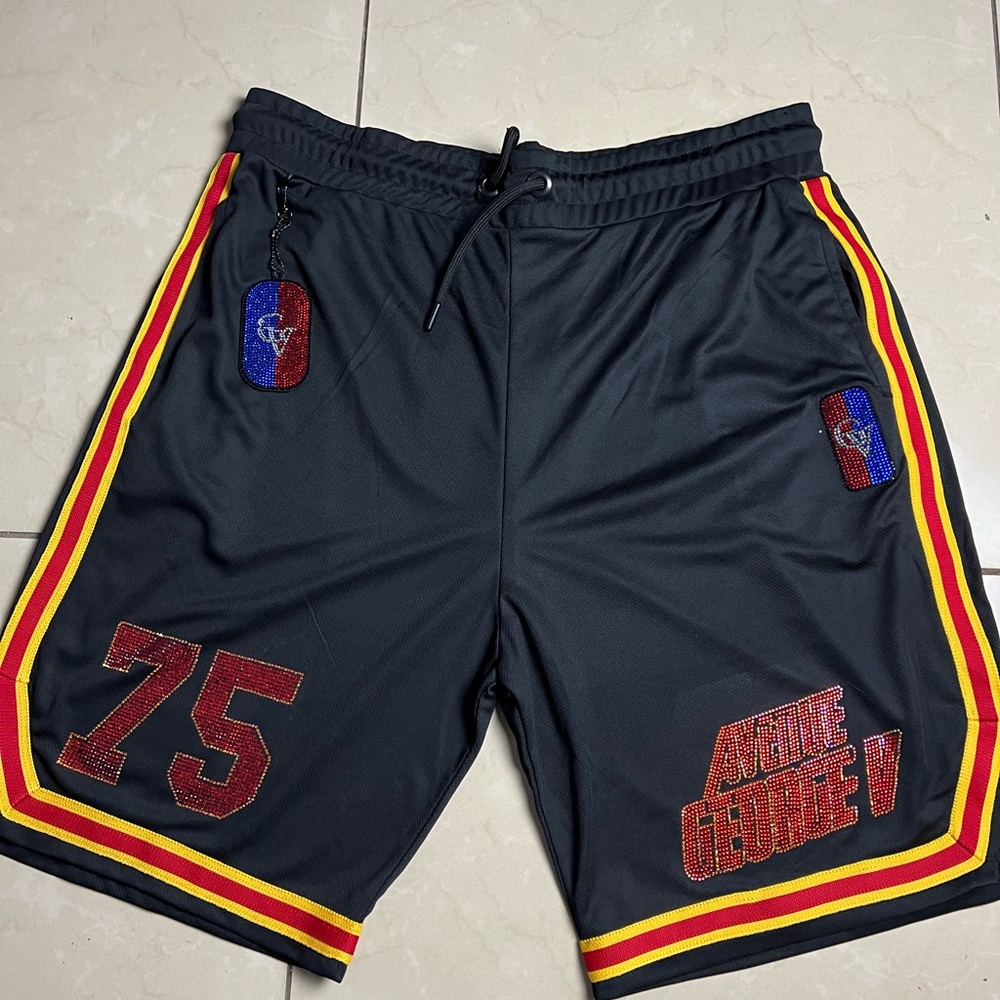 Avenue George V shorts size 3xl